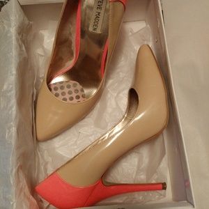 Nude pump with a splash of color